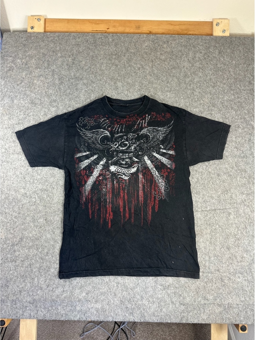 Vintage Y2K Black graphic wing T-shirt size medium